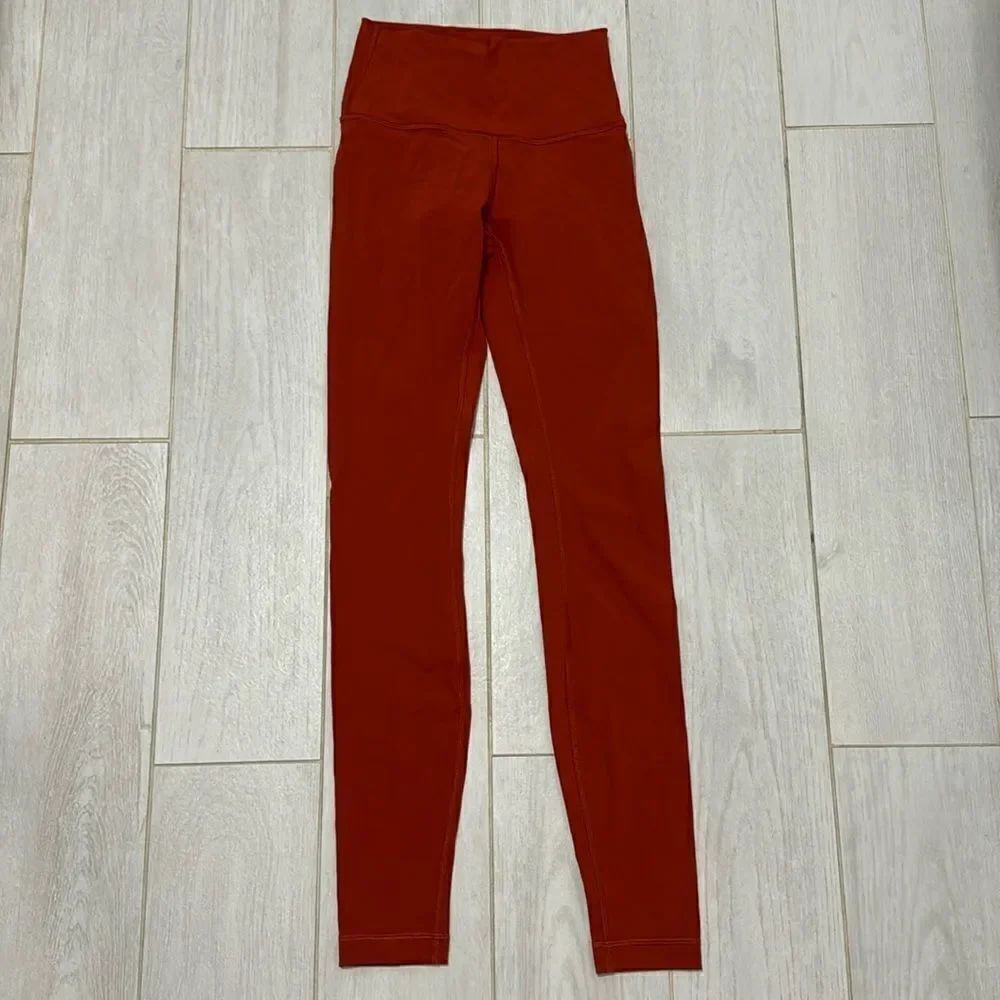 Lululemon 2 deep red wunder under 28”
